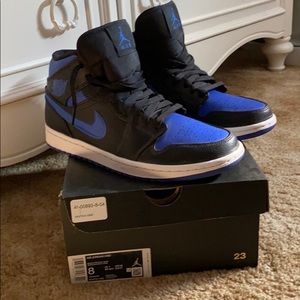 Like new, Air Jordan 1 MID men’s size 8